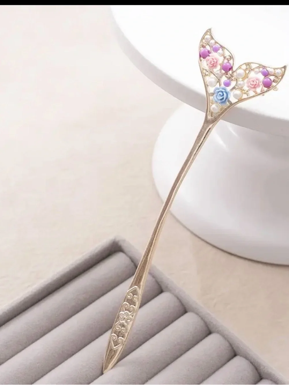 Elegant Gold Mermaid Tail Hairpin